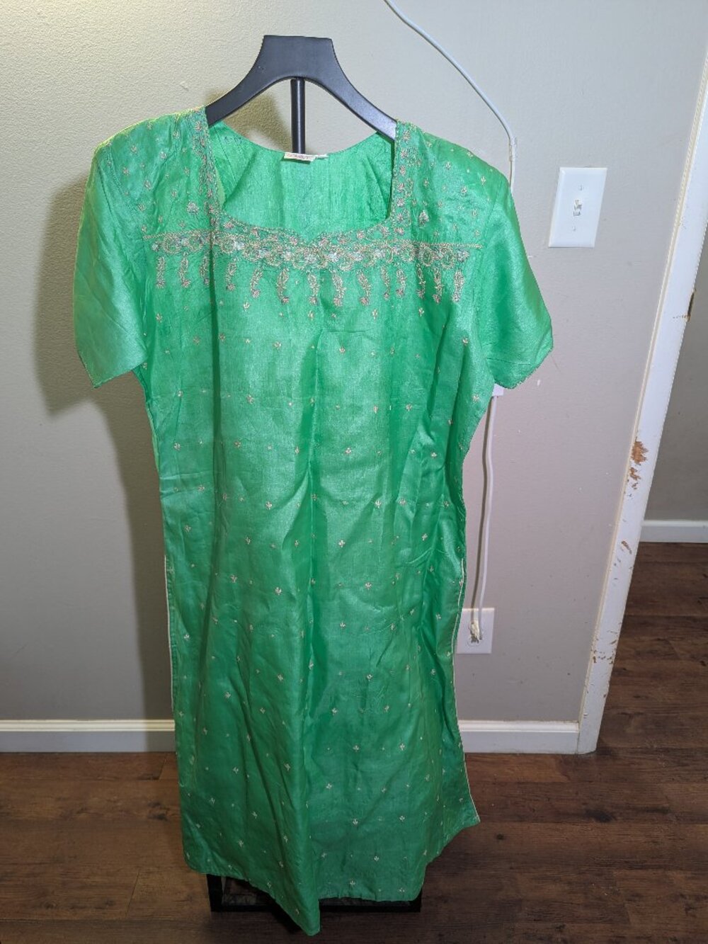 Vintage Rinkoo Indian Pakistani Kurta Green with Gold Embroidery